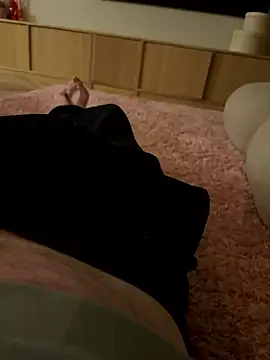 Snapshot of stelliew chatting on 01-08-26, 09:28 stelliew online show from 01-08-26, 09:28