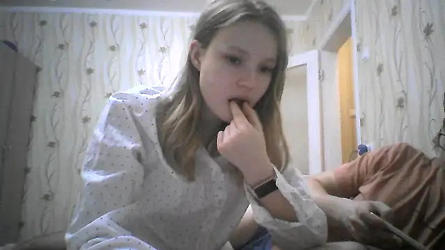 Snapshot of EvgeniyXAnna chatting on 03-09-26, 08:35 EvgeniyXAnna online show from 03-09-26, 08:35