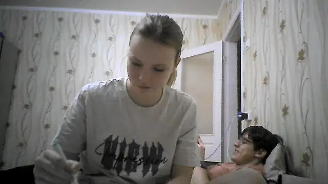 Snapshot of EvgeniyXAnna chatting on 03-15-26, 08:26 EvgeniyXAnna online show from 03-15-26, 08:26