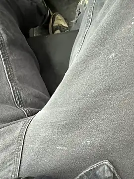 Snapshot of Davvidsm chatting on 02-17-26, 02:57 Davvidsm online show from 02-17-26, 02:57