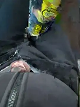 Snapshot of Davvidsm chatting on 03-15-26, 06:08 Davvidsm online show from 03-15-26, 06:08