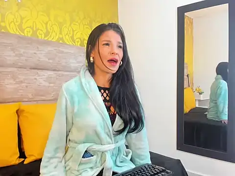 Samantha Ortiz69 online show from 04-24-26, 06:49