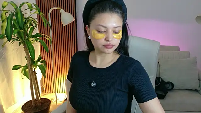 victoria   moon online show from 04-19-26, 03:22