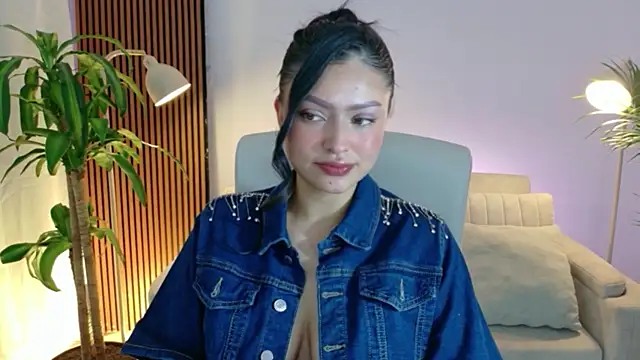 victoria   moon online show from 04-21-26, 02:01