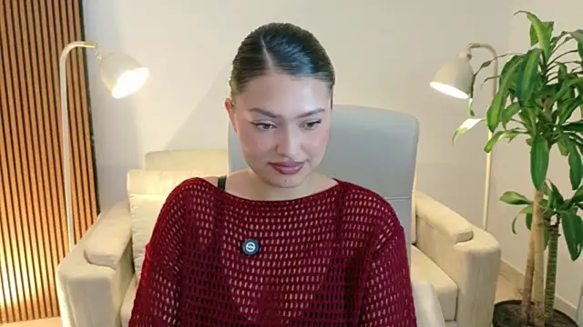 Snapshot of victoria___moon chatting on 05-27-26, 02:36 victoria moon online show from 05-27-26, 02:36