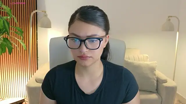 Snapshot of victoria___moon chatting on 06-10-26, 02:16 victoria moon online show from 06-10-26, 02:16