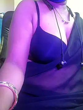 Snapshot of Preeti345 chatting on 06-10-26, 03:07 Preeti345 online show from 06-10-26, 03:07