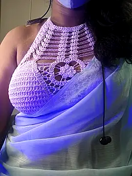 Snapshot of Preeti345 chatting on 07-27-26, 07:15 Preeti345 online show from 07-27-26, 07:15