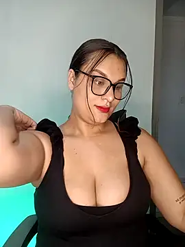 Snapshot of Valeriaa_21 chatting on 03-19-26, 11:31 Valeriaa 21 online show from 03-19-26, 11:31