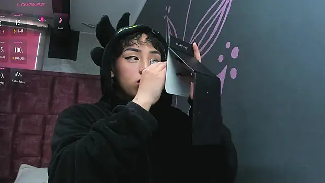 Kiara Fox   online show from 02-19-26, 08:38