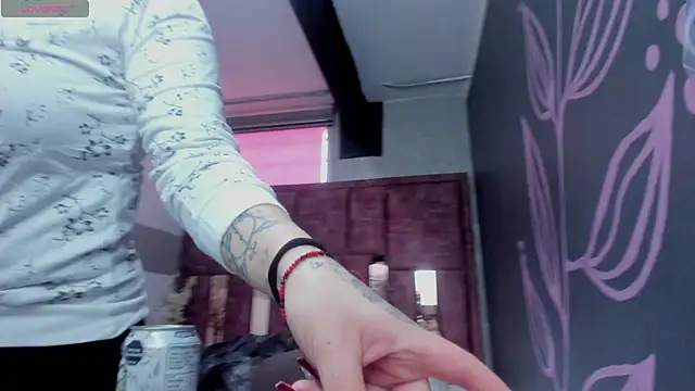 Kiara Fox   online show from 04-11-26, 08:57