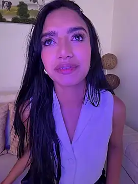 Snapshot of AlinaArgii chatting on 05-12-26, 02:03 AlinaArgii online show from 05-12-26, 02:03