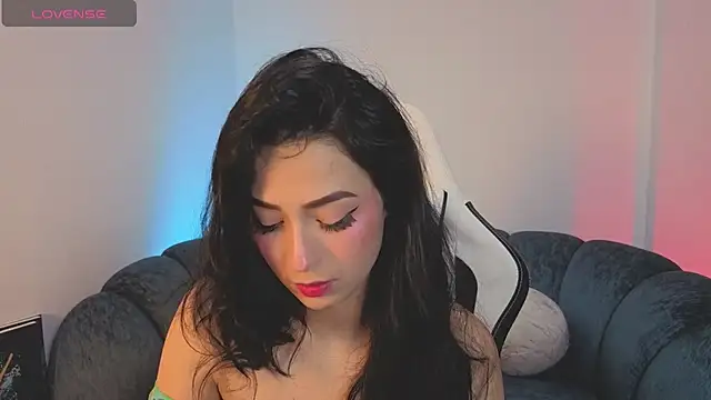 Snapshot of Madison_Cortes chatting on 12-04-25, 11:13 Madison Cortes online show from 12-04-25, 11:13