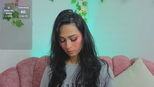 Snapshot of Madison_Cortes chatting on 12-15-25, 09:52 Madison Cortes online show from 12-15-25, 09:52