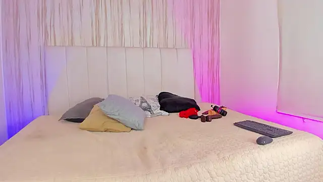 EdnaJara online show from 03-08-26, 04:22