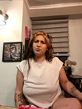 Magenta Moon online show from 01-13-26, 02:50