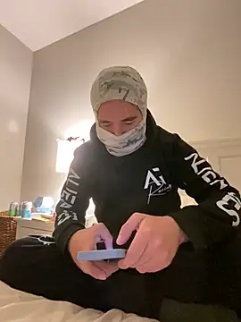 phantom898983 online show from 04-27-26, 07:39