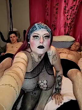 Snapshot of SpiderRose chatting on 04-01-26, 03:07 SpiderRose online show from 04-01-26, 03:07