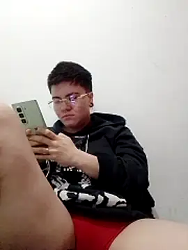 Snapshot of geminis_xxx chatting on 03-09-26, 03:32 geminis xxx online show from 03-09-26, 03:32