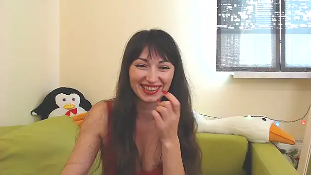 Snapshot of RosiAlina chatting on 12-15-25, 12:09 RosiAlina online show from 12-15-25, 12:09