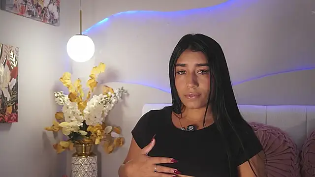 SaraJonesxx online show from 02-25-26, 07:01