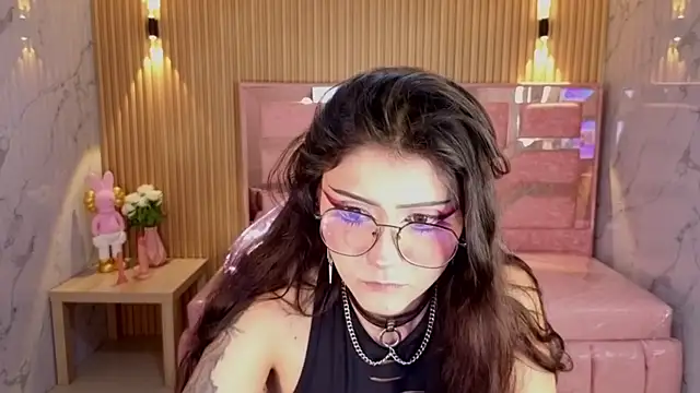 miss devil s online show from 01-08-26, 03:09