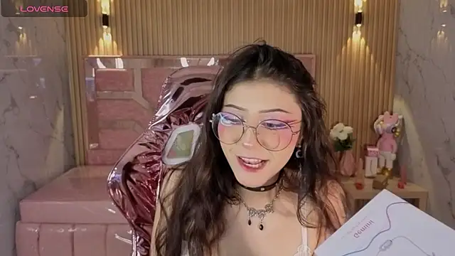 miss devil s online show from 04-15-26, 03:13