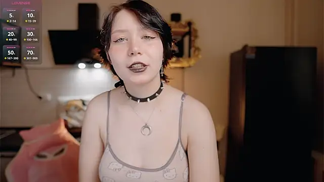Snapshot of Nickari chatting on 05-09-26, 05:34 Nickari online show from 05-09-26, 05:34