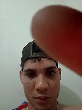 Snapshot of Jhonip7 chatting on 12-17-25, 03:40 Jhonip7 online show from 12-17-25, 03:40