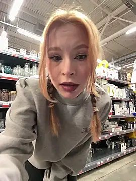 Snapshot of _Little_Ginger chatting on 12-14-25, 03:56 Little Ginger online show from 12-14-25, 03:56