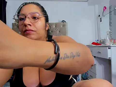 lulu parker online show from 03-10-26, 01:32
