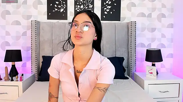 sara stonems online show from 12-18-25, 12:22