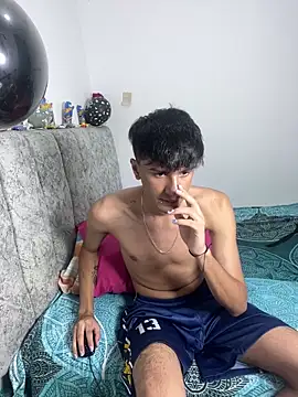 Snapshot of Andycillo chatting on 02-12-26, 03:01 Andycillo online show from 02-12-26, 03:01