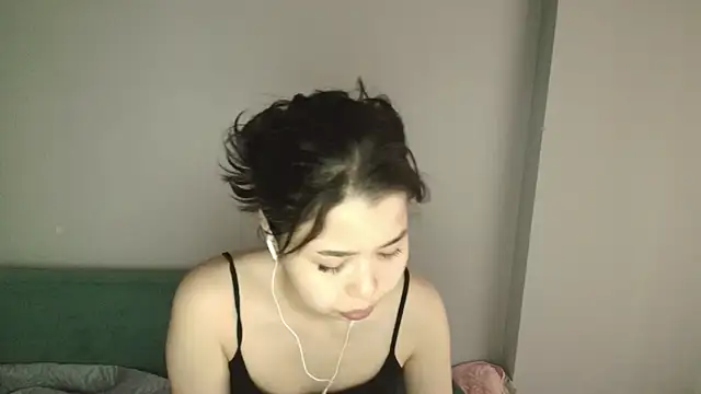 Snapshot of kimyjina chatting on 05-19-26, 03:02 kimyjina online show from 05-19-26, 03:02