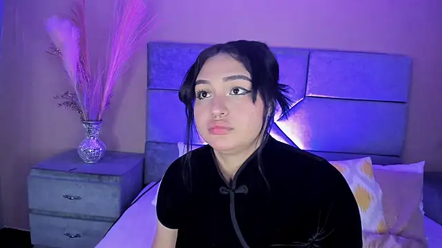 NaomySakura online show from 04-25-26, 08:28