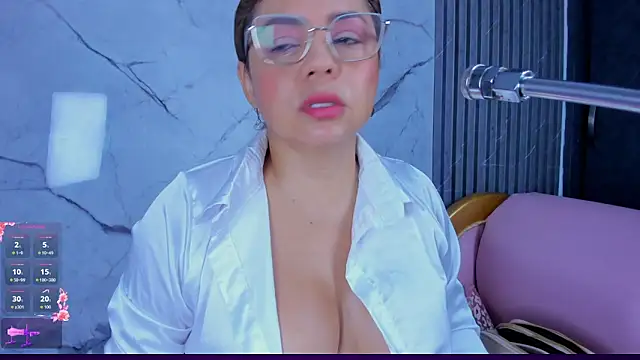 Snapshot of shayra_boobs2 chatting on 05-21-26, 10:44 shayra boobs2 online show from 05-21-26, 10:44