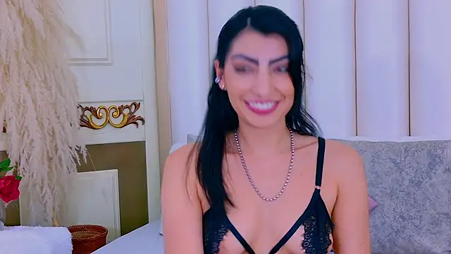 NinnaPiers online show from 04-25-26, 01:41