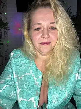 JenniferCarmen online show from 04-10-26, 11:42