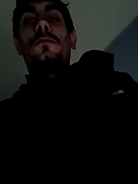 Snapshot of parejaAmateurx chatting on 12-14-25, 01:22 parejaAmateurx online show from 12-14-25, 01:22