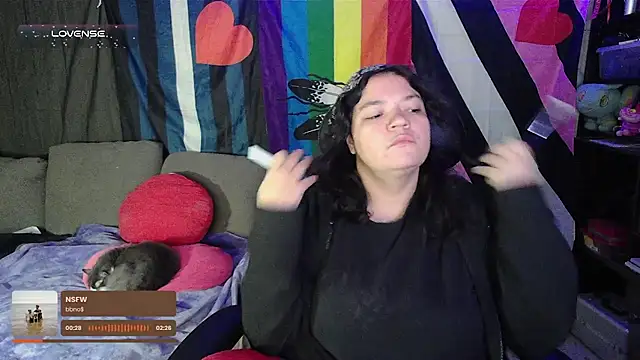 Snapshot of bellaheart_x chatting on 12-15-25, 03:49 bellaheart x online show from 12-15-25, 03:49