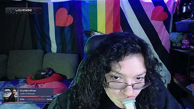 Snapshot of bellaheart_x chatting on 12-17-25, 03:45 bellaheart x online show from 12-17-25, 03:45