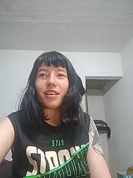 Snapshot of Angeline__Thompson chatting on 12-14-25, 02:06 Angeline Thompson online show from 12-14-25, 02:06