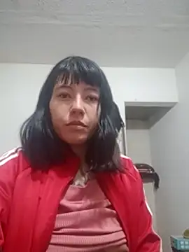 Snapshot of Angeline__Thompson chatting on 12-14-25, 04:12 Angeline Thompson online show from 12-14-25, 04:12