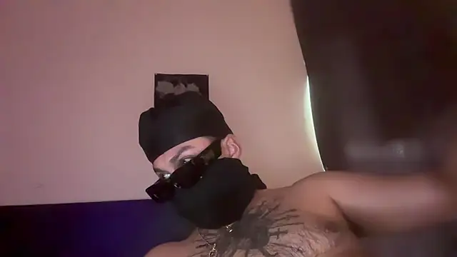 Snapshot of angelblanco chatting on 01-05-26, 06:44 angelblanco online show from 01-05-26, 06:44