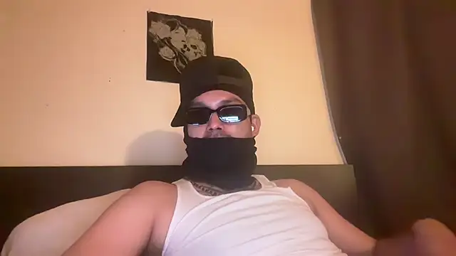 Snapshot of angelblanco chatting on 03-11-26, 01:39 angelblanco online show from 03-11-26, 01:39