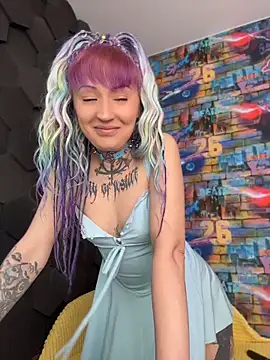 Tattoo  Moon online show from 04-13-26, 11:54