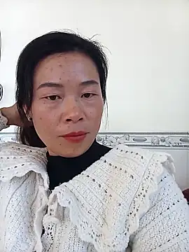 Snapshot of Nini_baby chatting on 12-15-25, 07:23 Nini baby online show from 12-15-25, 07:23