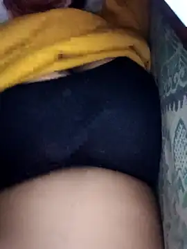 Snapshot of pihuu1313 chatting on 02-05-26, 07:40 pihuu1313 online show from 02-05-26, 07:40