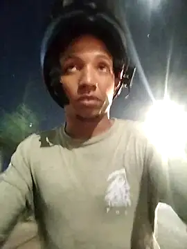 Snapshot of Andreskelly chatting on 02-28-26, 04:35 Andreskelly online show from 02-28-26, 04:35