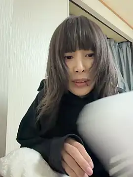 Snapshot of M_Lize chatting on 12-14-25, 11:37 M Lize online show from 12-14-25, 11:37